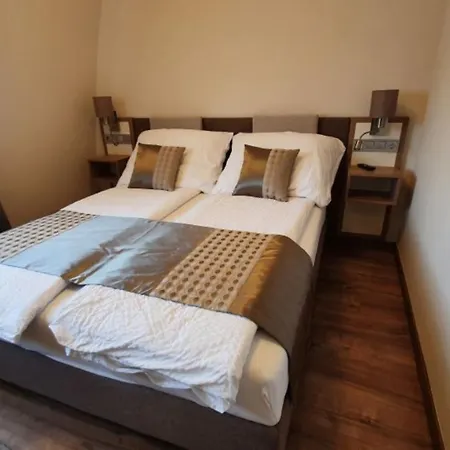 アパート Zalakarosi Zora Apartmanhaz